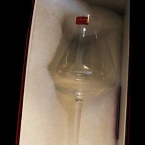 Pair of Baccarat Chateau wine glasses (NEW)